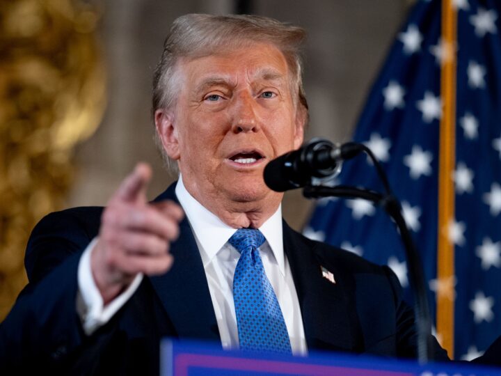 Trump yatangaje ibiciro bishya ku bicuruzwa bitumizwa muri Amerika.