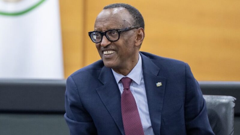Yolande Makolo yemeje ko Perezida Kagame ari mu kiruhuko ‘atarembye’