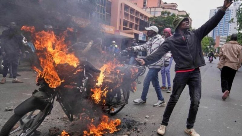 Gen Z yo muri Kenya yongeye kuzuza umwotsi n’amaraso mu mujyi