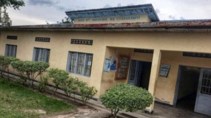 Nyanza: Gitifu w’Akagari yirukanwe azira amafaranga yambuye abaturage