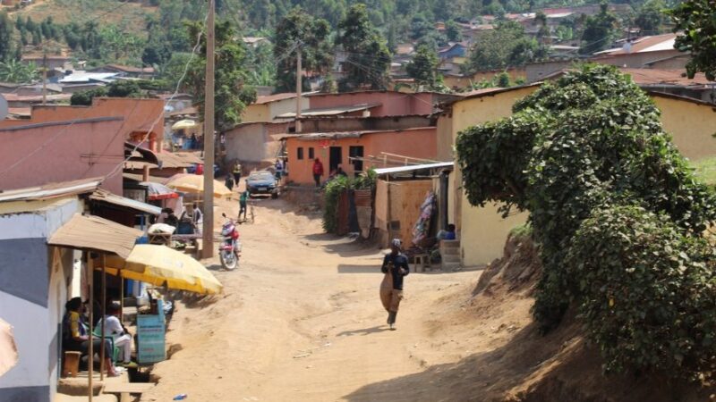 Nyarugenge: Yishe umukunzi we amuteraguye ibyuma