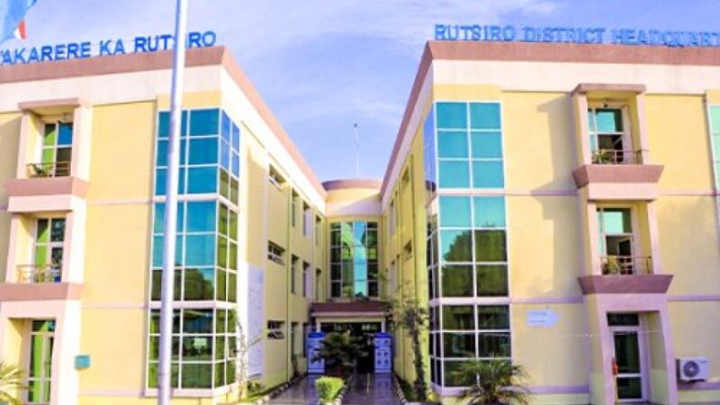 Rutsiro: Yasanzwe yapfuye amanitse