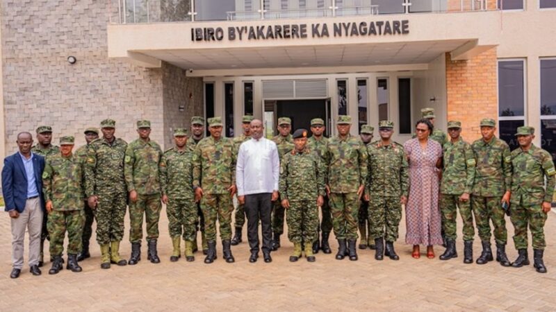 Ingabo z’u Rwanda n’iza Uganda zakoranye inama ijyanye n’umutekano