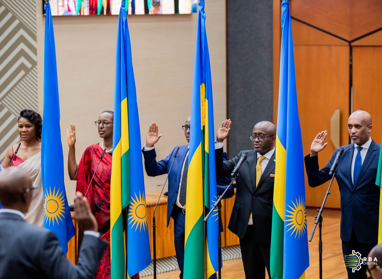 Perezida Kagame yakiriye indahiro za Minisitiri w’Intebe mushya n’abandi bagize Guverinoma nshya-AMAFOTO