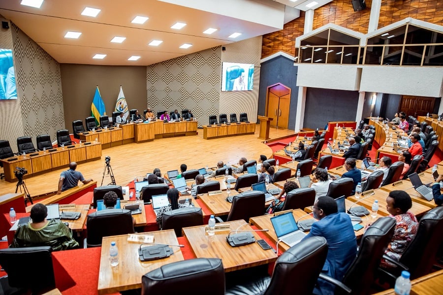 Ibibazo biri mu ikoranabuhanga rya Kaminuza y’u Rwanda bikomeje kuba ingutu