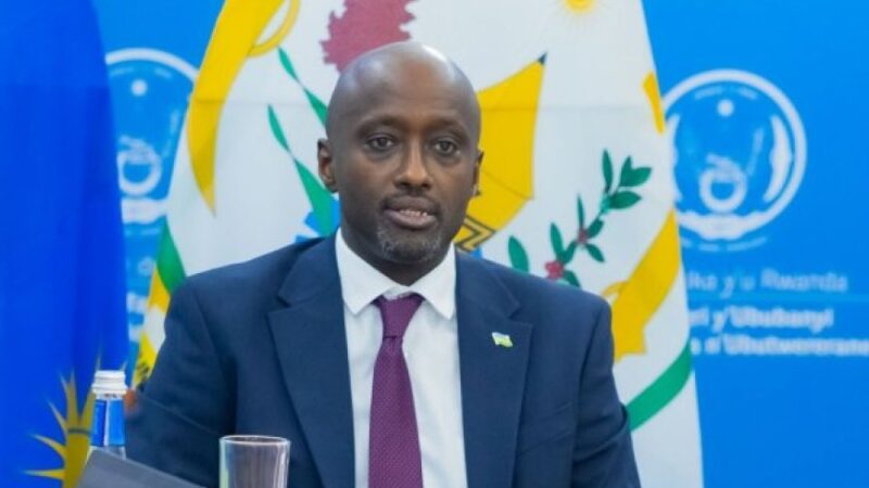 Minisitiri Nduhungirehe yanyomoje Muyaya wabeshye ko AFC/M23 izava mu bice igenzura