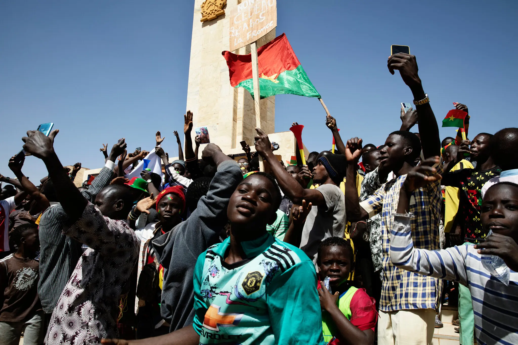 Bisaba no kumena amarso! Coup d’état muri afurika ikimenyetso cyo kugundira ubutegetsi na politiki mbi ya kiboko