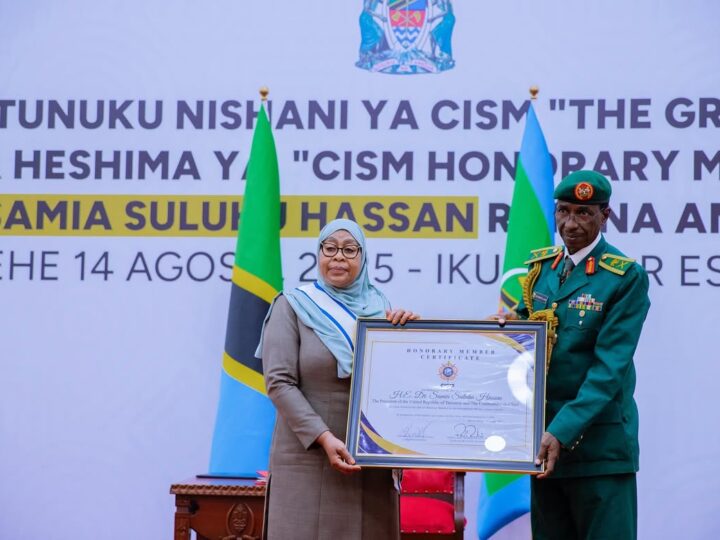 Perezida wa Tanzania, Samia Suluhu Hassan yahawe igihembo cy’icyubahiro ku isi
