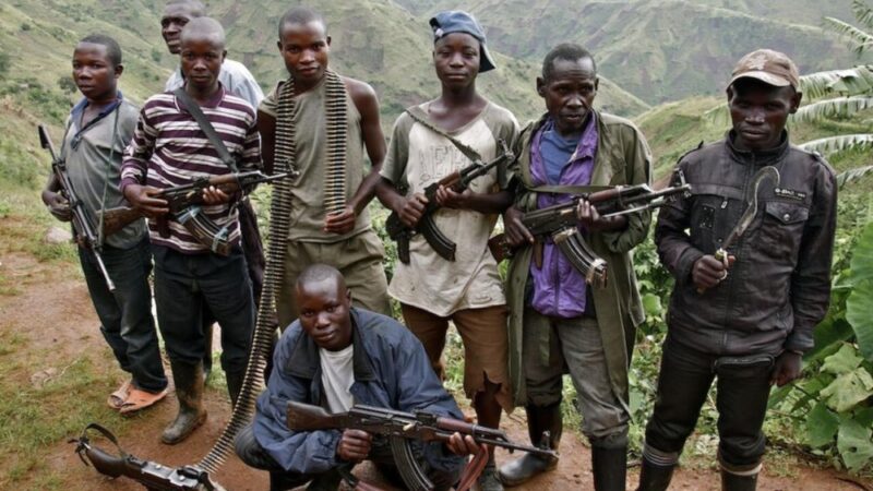 Mu nama ya kane y’urwego rw’umutekano ruhuriweho n’u Rwanda na Repubulika Iharanira Demokarasi ya Congo [JSCM], haganiriwe ku cyiciro cya kabiri cy’ibikorwa bigamije kubahiriza amasezerano y’amahoro yasinyiwe i Washington DC harimo n’ingingo yo gusenya FDLR.  JSCM igenzurirwamo intambwe zimaze guterwa zishingiye ku masezerano y’amahoro ibihugu byombi byagiranye ku wa 27 Kamena uyu mwaka.  Abinyujije kuri X, kuri uyu wa 21 Ugushyingo 2025 , umujyanama wa Perezida wa Leta Zunze Ubumwe za Amerika mu bufatanye na Afurika, Massad Boulos, yavuze ko impande zombi zarebeye hamwe intambwe imaze guterwa mu kubahiriza amasezerano y’amahoro yashyizweho umukono ku wa 27 Kamena 2025, i Washington.  Zanasuzumye uko ibikubiye muri gahunda y’ibikorwa igamije kurandura burundu umutwe wa FDLR n’imitwe yitwaje intwaro byubahirizwa.  Intumwa zitabiriye ibiganiro zirimo iz’u Rwanda, RDC, Qatar na Togo ifatwa nk’umuhuza wagenwe n’Umuryango wa Afurika Yunze Ubumwe na Komisiyo ya AU.  Muri Nzeri 2025 byari byatangajwe ko ingamba zose zigamije kugarura amahoro hagati y’u Rwanda na RDC zigomba gushyirwa mu bikorwa bitarenze impera za 2025.