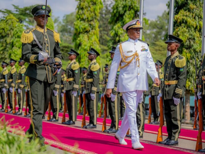 Umugaba Mukuru w’Ingabo za Kenya ari mu ruzinduko mu Rwanda