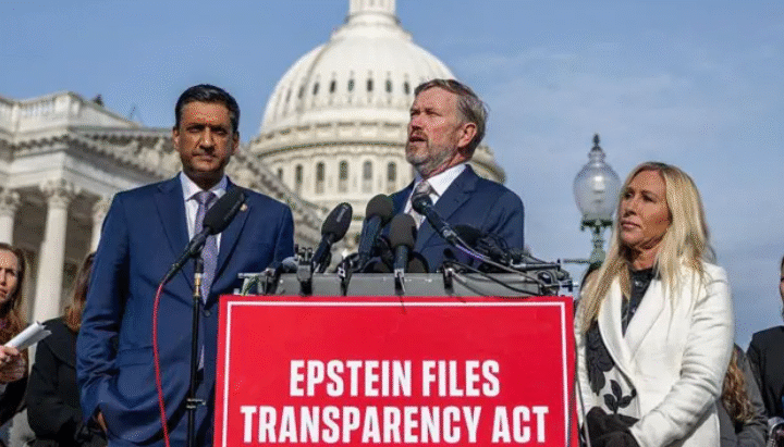 USA: Inteko Ishinga Amategeko yemeje itegeko ryo gutangaza amadosiye y’umuherwe Epstein