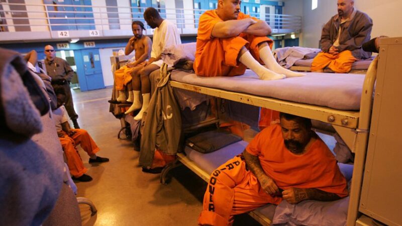 Gereza nyinshi ziri gufungwa mu Buholandi